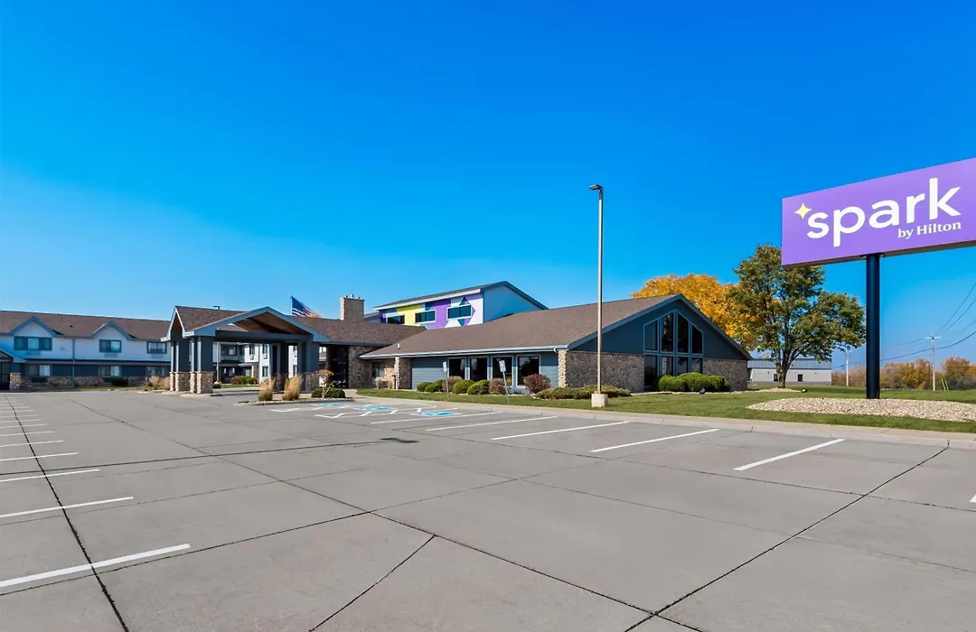 Spark By Hilton Cedar Falls-1