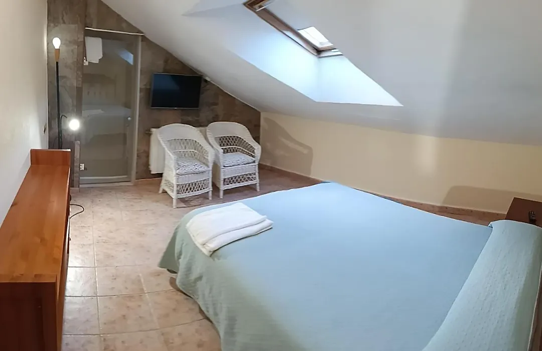 Hostal Pineda-1