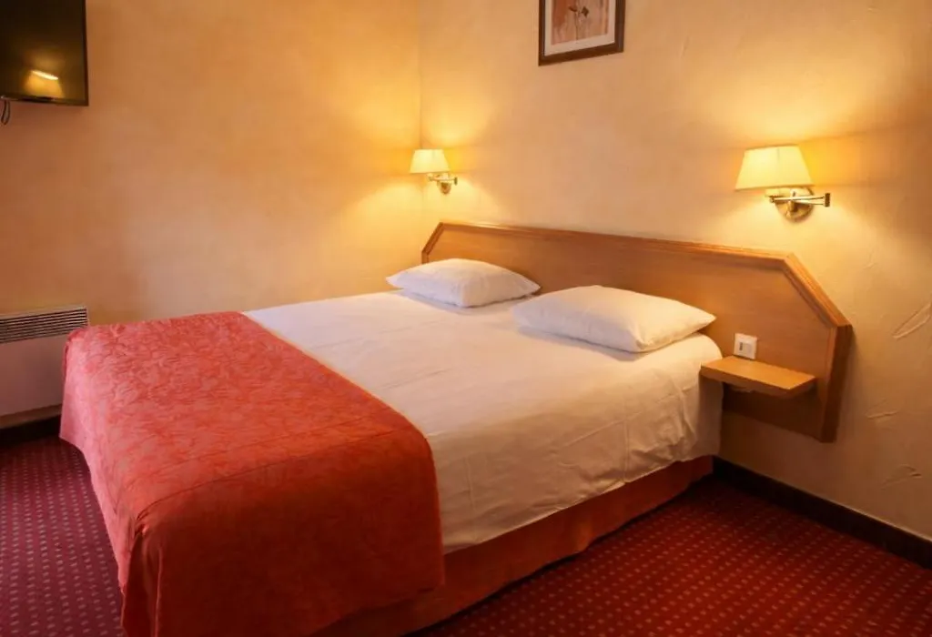 Hotel Foch-1