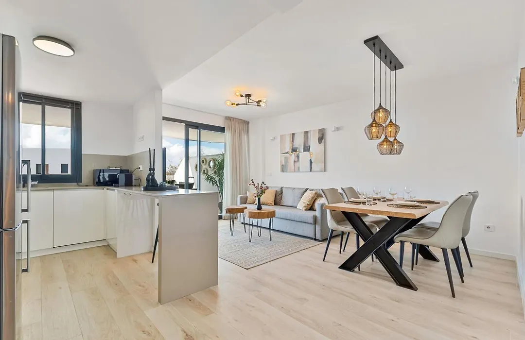 Stylish Apartment In Estepona With Pool-1