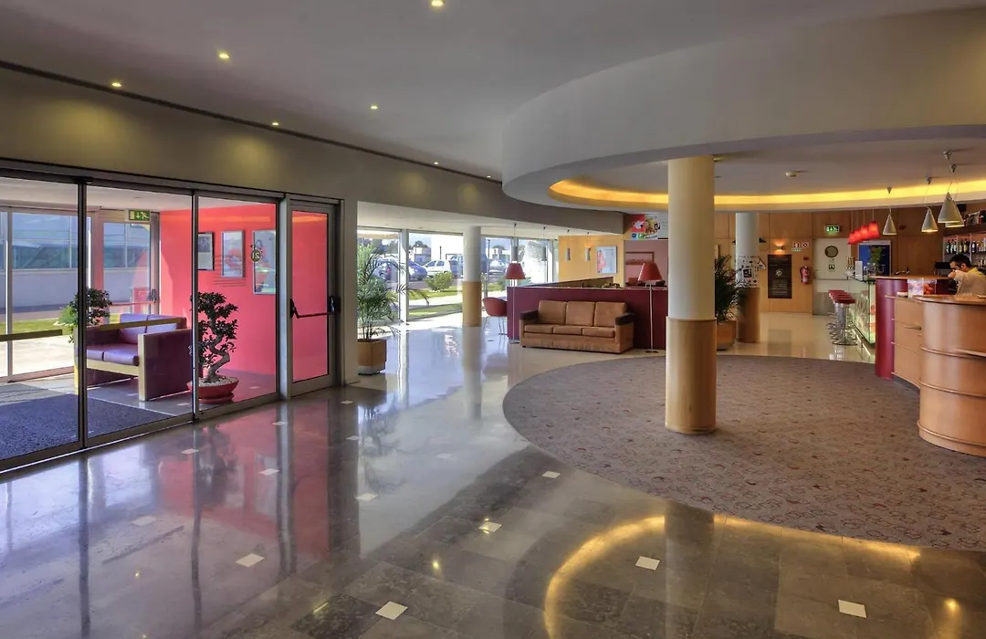 Hotel Ibis Porto Sao Joao-1