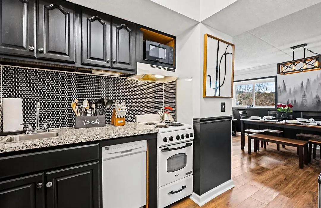 Corner Unit Balcony Free Tix Gatlinburg-1