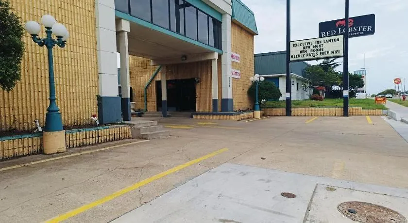 Capital O Travelers Inn Lawton Fort Sill-1