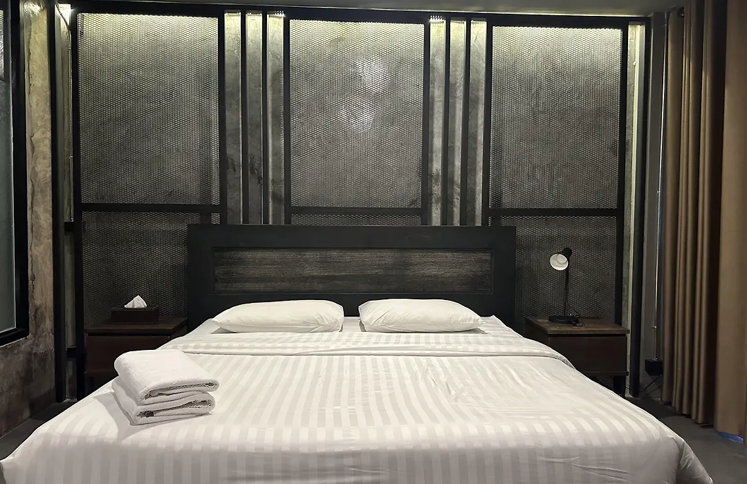 Premier Hostel Chiang Mai-1