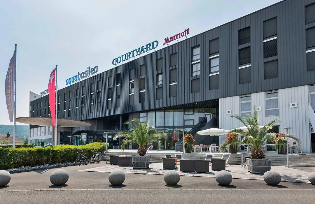 Courtyard By Marriott Basel-1
