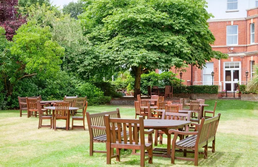 Holiday Inn Farnborough By Ihg-1
