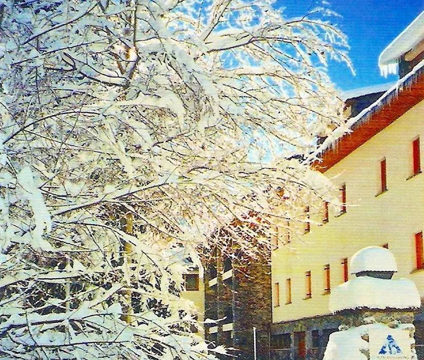 Alberg La Molina Xanascat-1