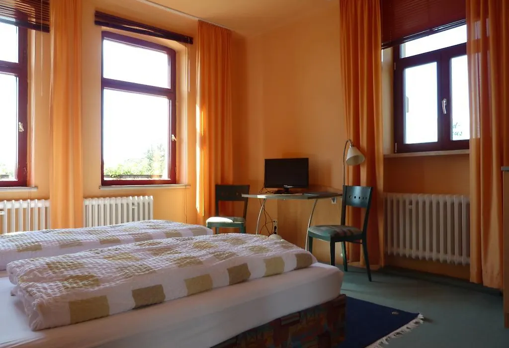 Waldhaus Colditz Garni-1