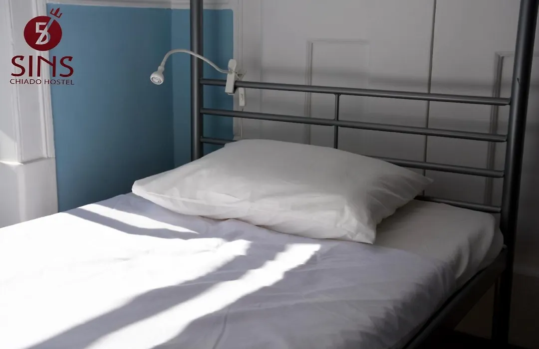 5 Sins Chiado Hostel-1