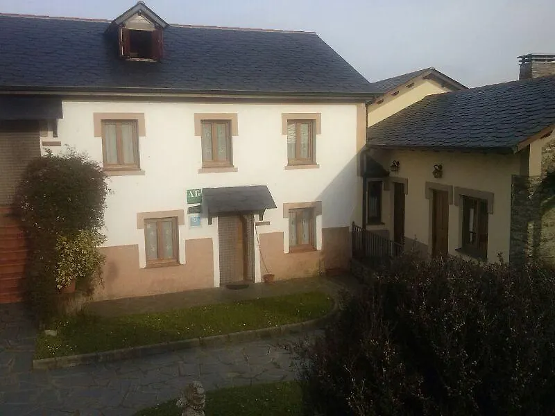 Apartamentos Rurales Romallande-1