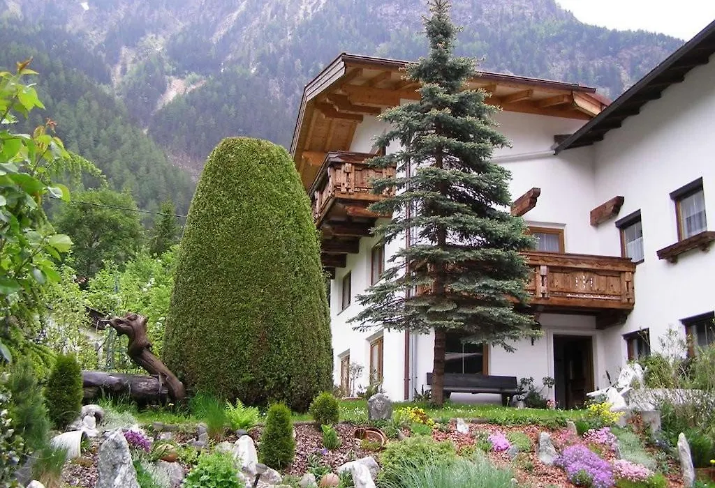 Appartements Gästehaus Schrott-1