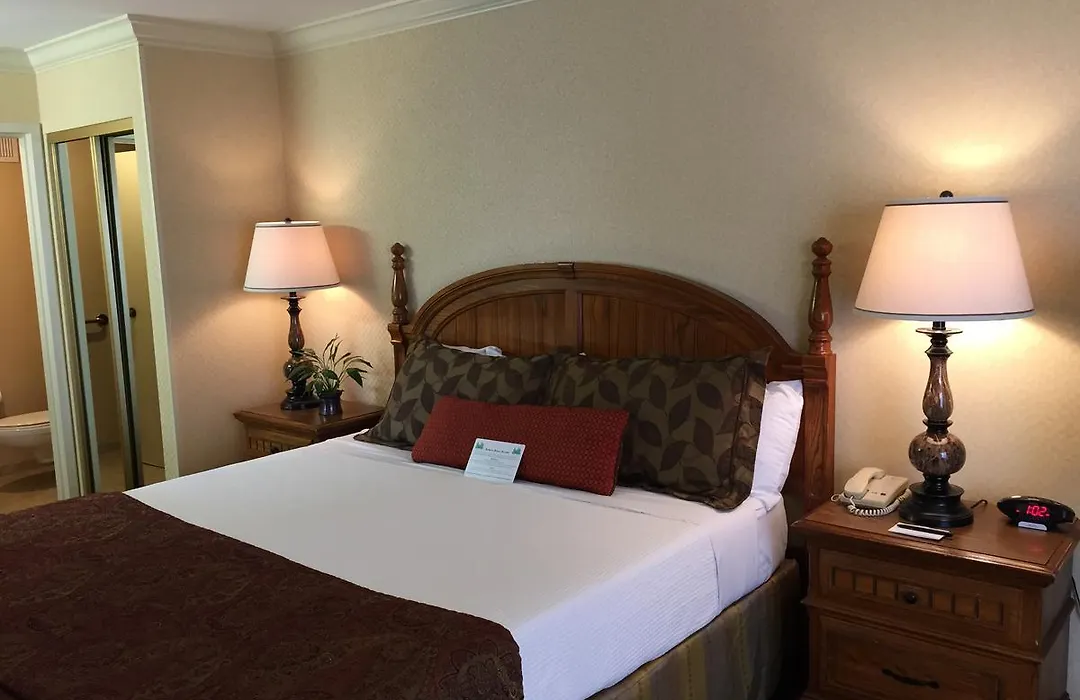 Lombard Inn-1