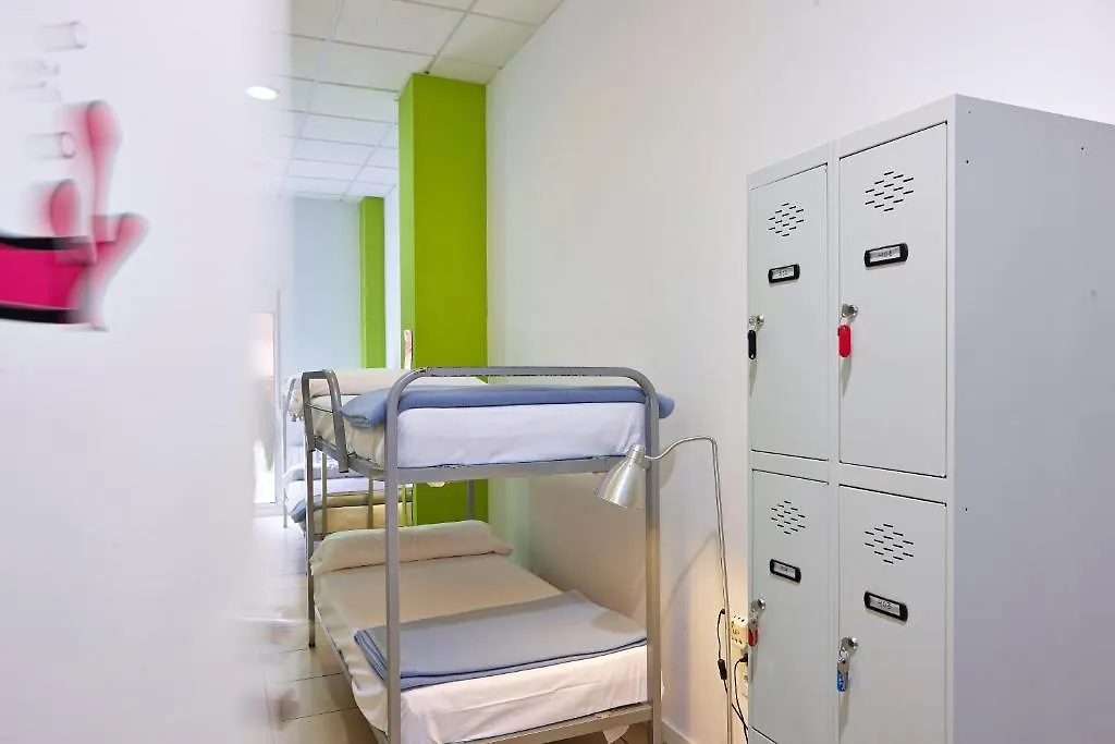 Pil Pil Hostel Bilbao-1