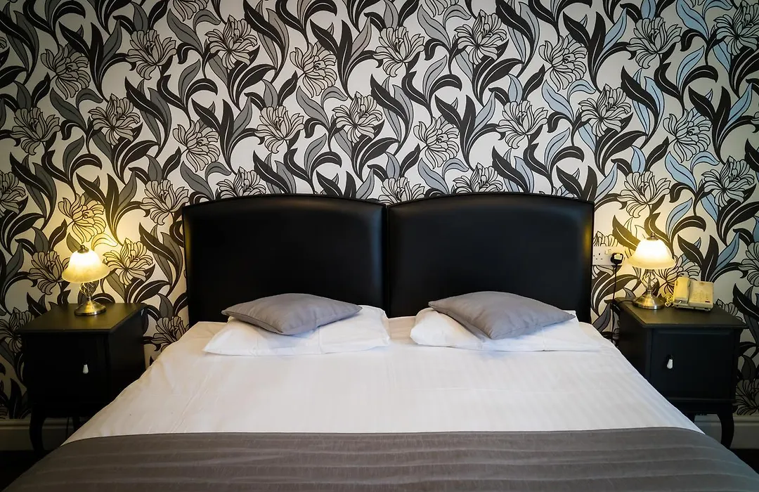 Glebe Hotel-1