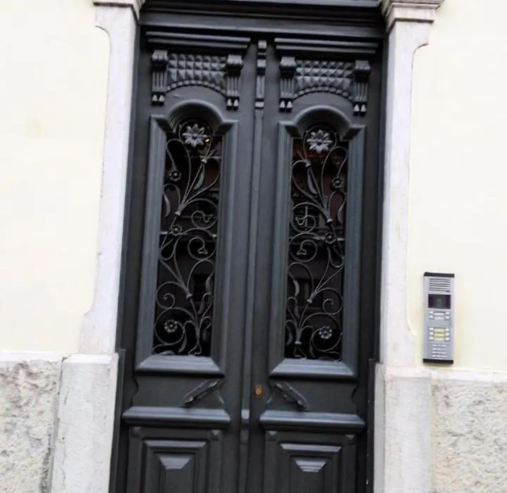 Metro Hostel Lisbon-1