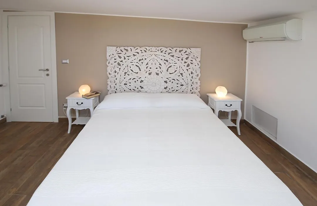 villa aurora-1