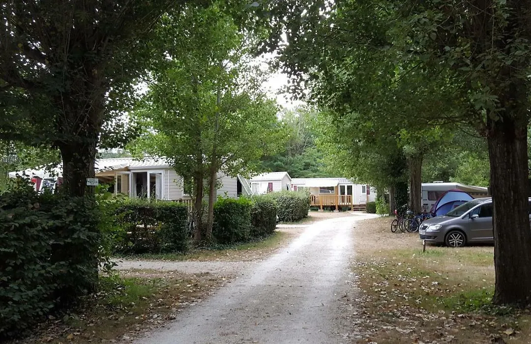 Camping les Borgnes Saint-Sozy-1
