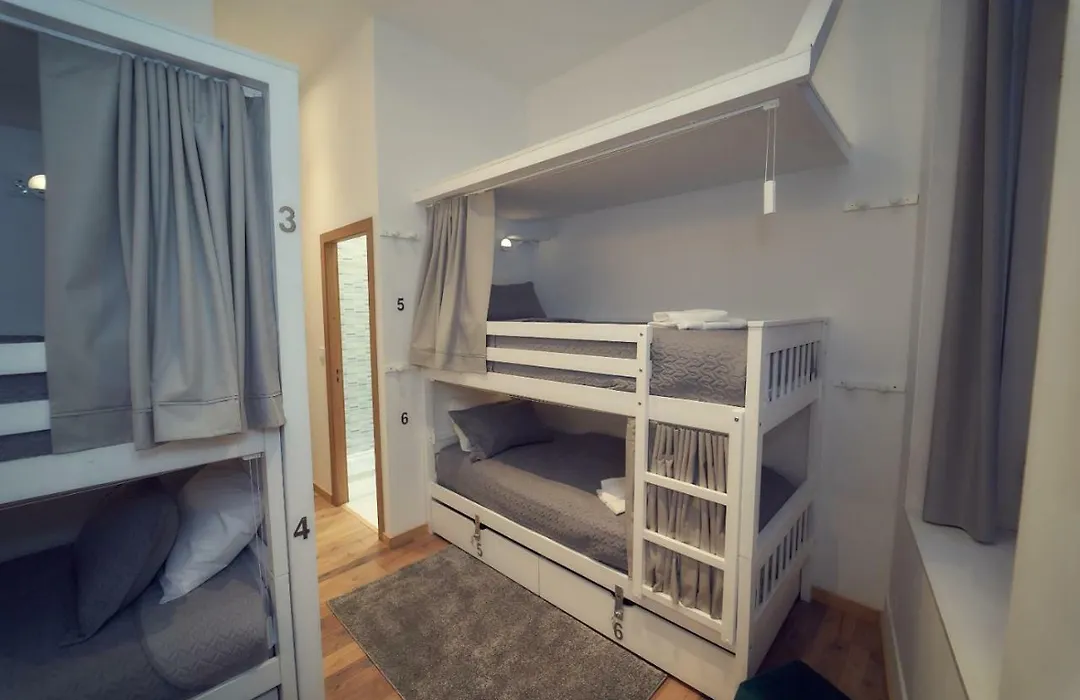 Hostel Matosinhos Suites-1