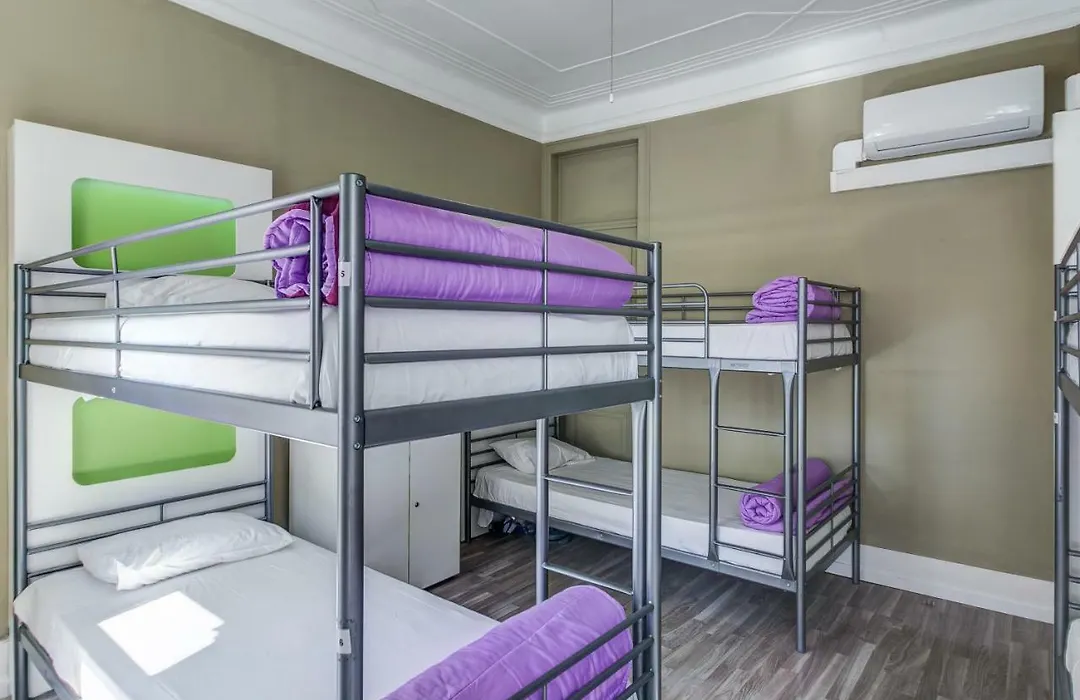Hostel Seven Hills (Adults Only)-1
