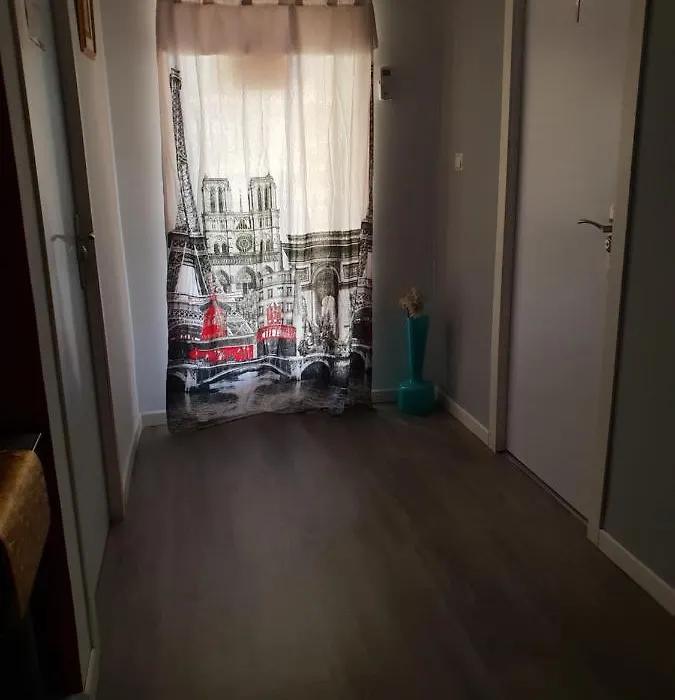 Avenue Rooms-1