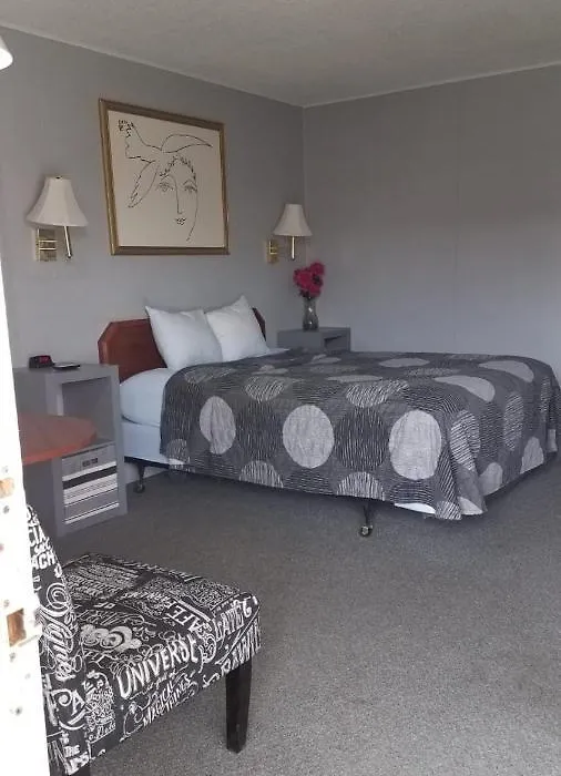 Broadway Inn-1