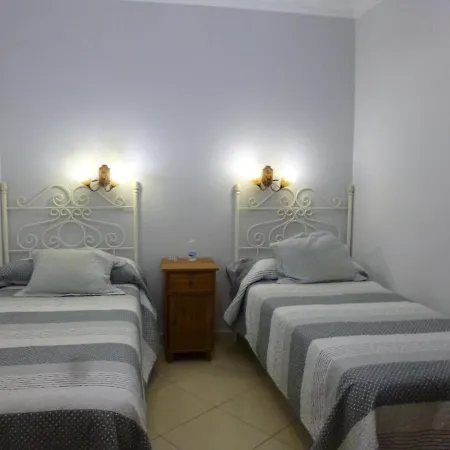 Hostal Virgen Del Rocio-2