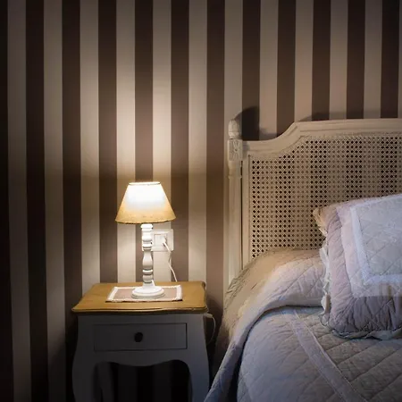 Rooms in San Domenico Maggiore 3-2