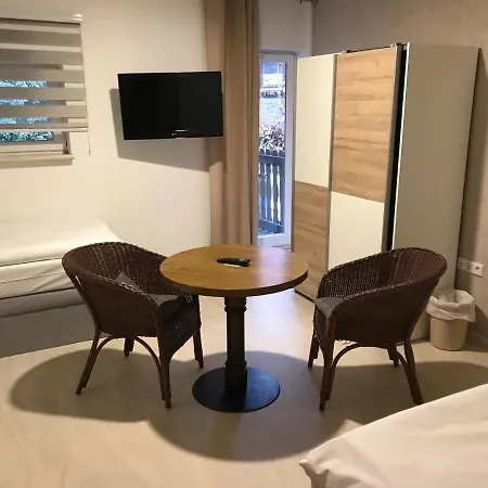 Hotel Zum Weinberg-2