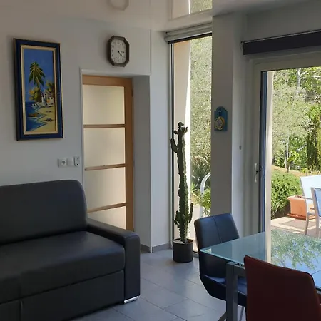 Villa les Agapanthes avec piscine et SPA chauffée dans votre appartement-3