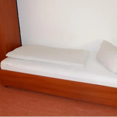 Hostel am Kurtti-2