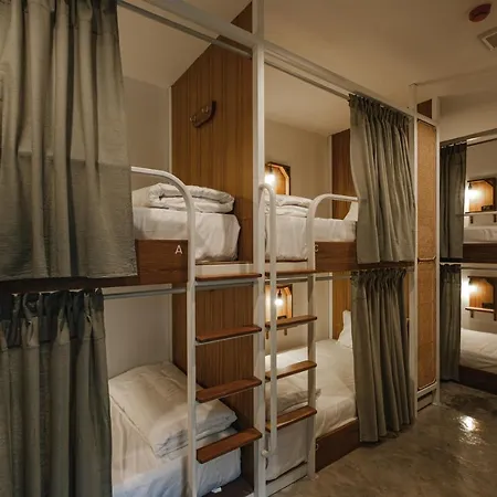 Hidden Garden Hostel-3