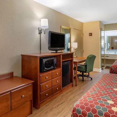 Econo Lodge Cordele-3