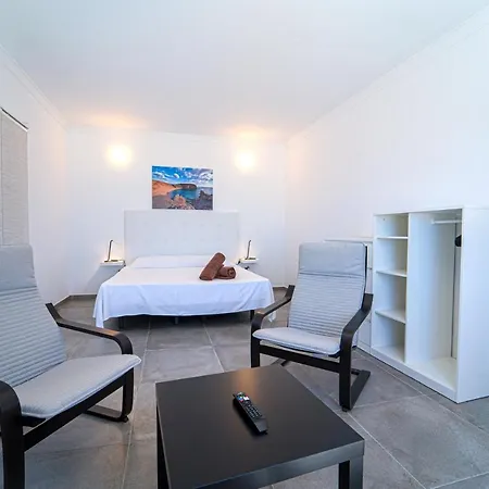 Apartamentos Anjomacar A-3