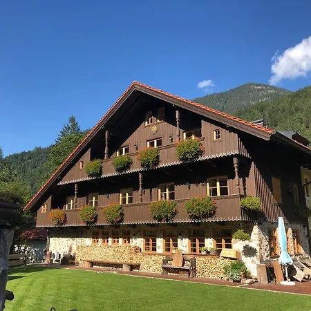 Ferienwohnungen Zipflwirt-3