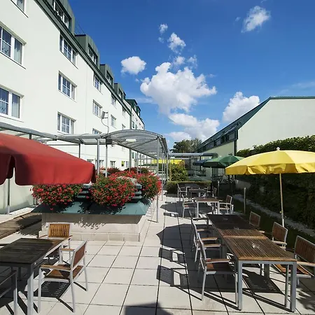 Park Inn By Radisson Uno City Vienna-3