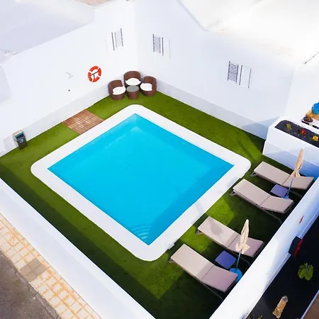 Apartamentos Anjomacar A-2