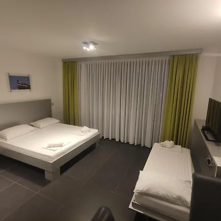 Whitehouse Apartments-2