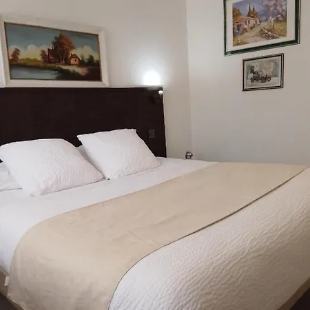 Logis Drom'Sud Hotel-2