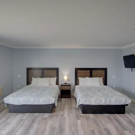 Dhimas Bayview Suites-3