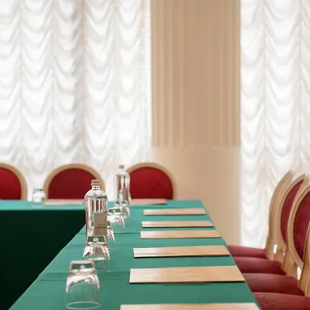 Hotel President-3