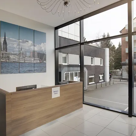 Premier Inn Hamburg City Alster-3