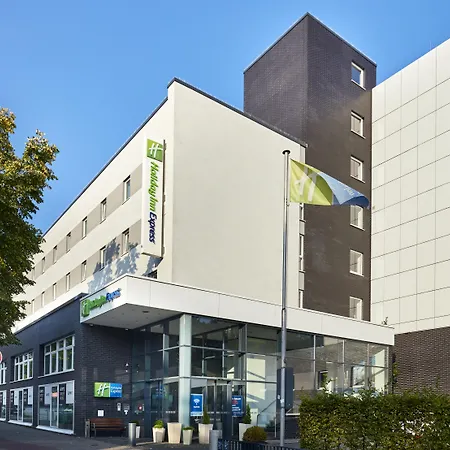Premier Inn Hamburg City Alster-2