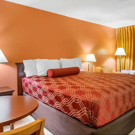 Econo Lodge Fort Myers North-3