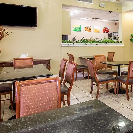 Quality Inn At The Mall - Valdosta-3
