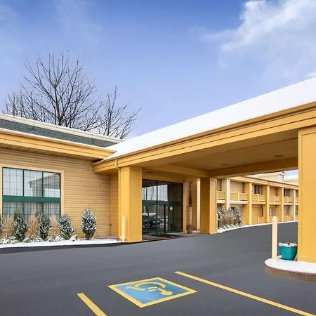 La Quinta Inn By Wyndham Oshkosh-2