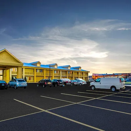 La Quinta Inn By Wyndham Oshkosh-3