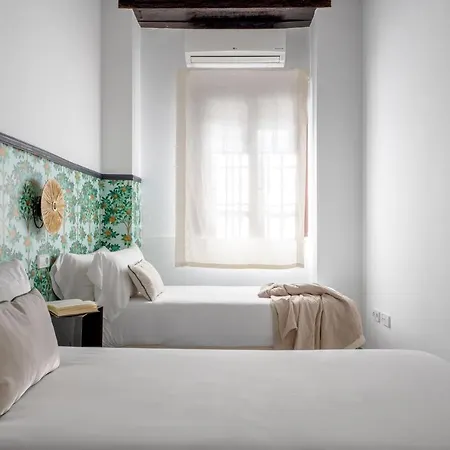 Triana Boutique Apartments By Hommyhome-2
