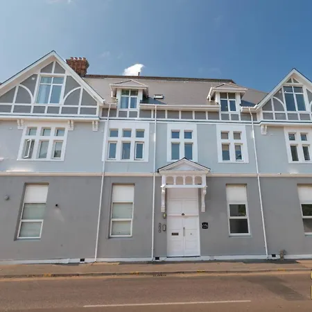 Blue Lagoon: Beachside Retreat with O2 Academy Access-3