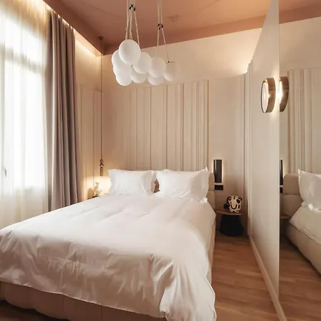 Zenith Premium Suites-3