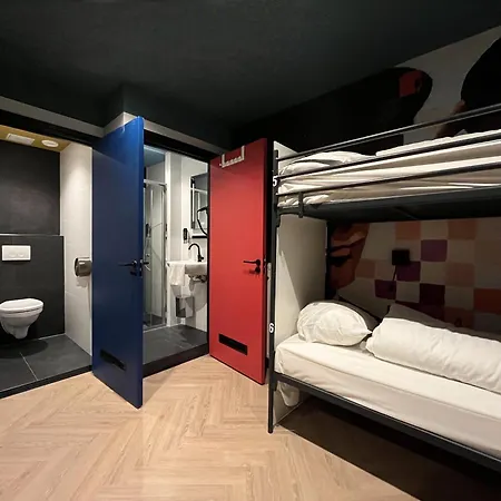 Budget Hostel Heart of Amsterdam-3